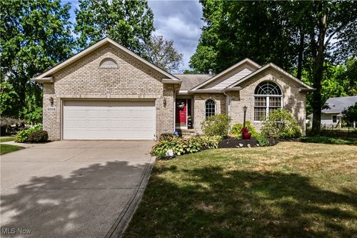 6594 Shipslanding Ave Nw, Canton, OH, 44718-4203 | Card Image