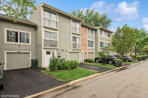 813 Shawnee Trl, Roselle, IL, 60172-1318 | Card Image