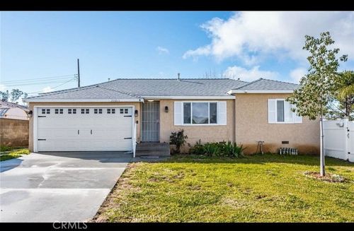 33611 Avenue E, Yucaipa, CA, 92399-2156 | Card Image