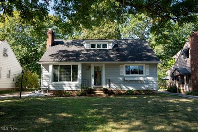 View of front of property with a front lawn | Image 1