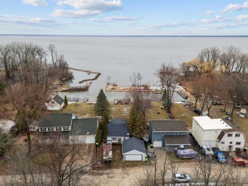7840 Popowski Rd, Winneconne, WI, 54986-9515 | Card Image