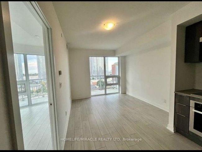 906 - 2033 Kennedy Rd, Condo with 2 bedrooms, 2 bathrooms and null parking in Toronto ON | Image 7