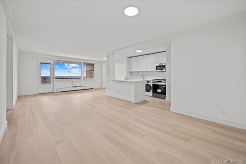 22g-5700 Arlington Avenue, New York, NY, 10471 | Card Image