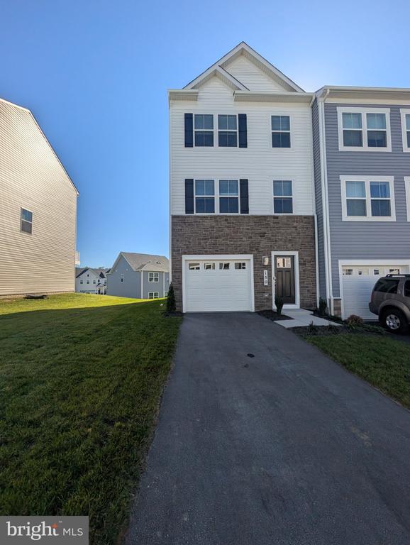 Residential Lease in WINCHESTER