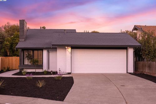 713 Sandy Brook Ct, Rodeo, CA, 94572-2004 | Card Image