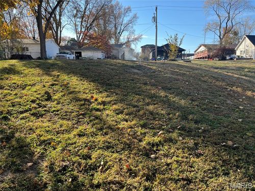 730 Jefferson St, Carlyle, IL, 62231-1420 | Card Image