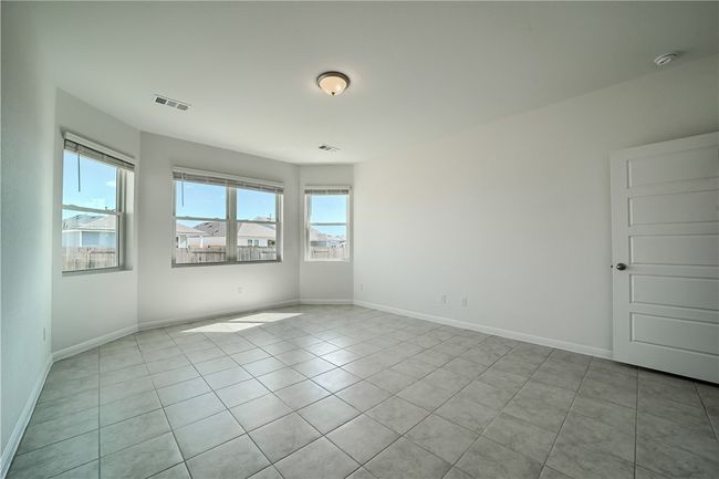 307 Cold Spring Loop, House other with 3 bedrooms, 2 bathrooms and 3 parking in Bastrop TX | Image 12