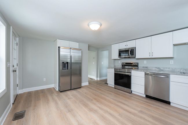 7 Elm St, House other with 3 bedrooms, 3 bathrooms and null parking in Newton NH | Image 8