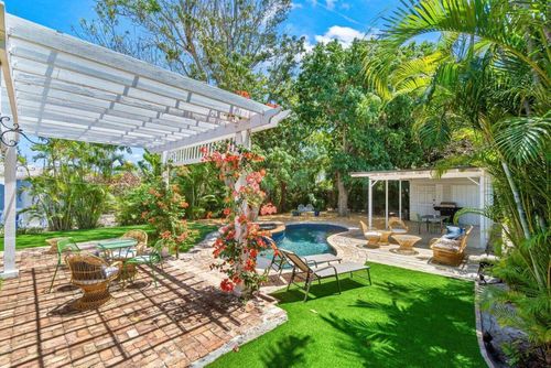 612 Kanuga Dr, West Palm Beach, FL, 33401-7220 | Card Image