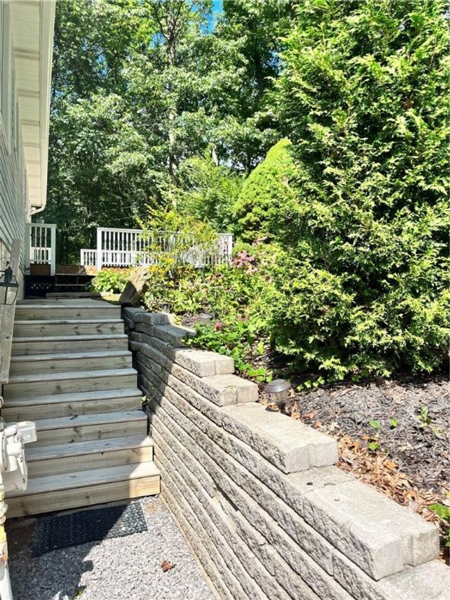 329 Stoney Hollow Rd, For Sale in Winfield Twp Zoocasa