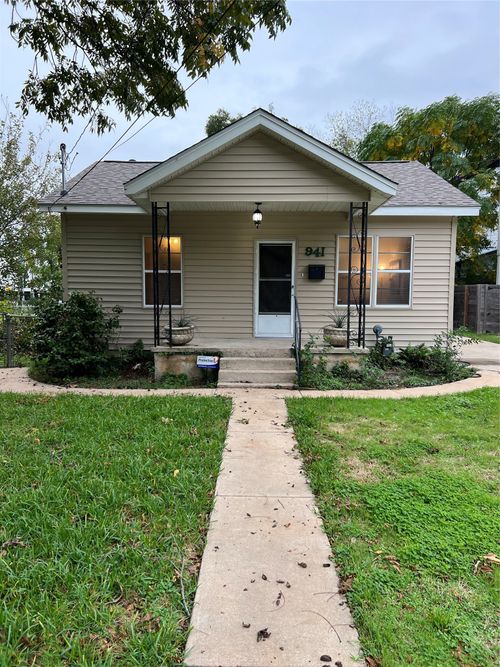 941 E 52nd St, Austin, TX, 78751-2243 | Card Image