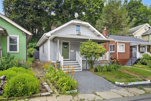 411 Center Ave, West View, PA, 15229-1942 | Card Image