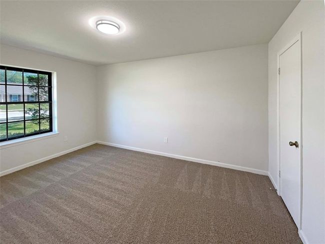5108 Halbert Dr, House other with 3 bedrooms, 2 bathrooms and 2 parking in Pearland TX | Image 5