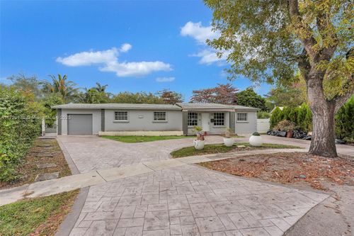18600 Ne 7th Ct, North Miami Beach, FL, 33179-4648 | Card Image