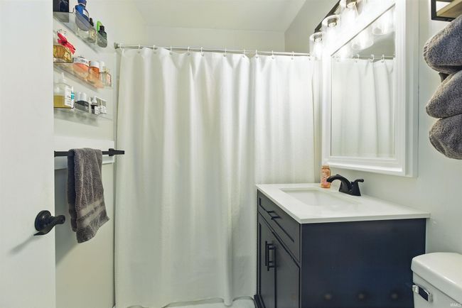 6049 E Mineral Koleen Rd, House other with 3 bedrooms, 1 bathrooms and null parking in Bloomfield IN | Image 35