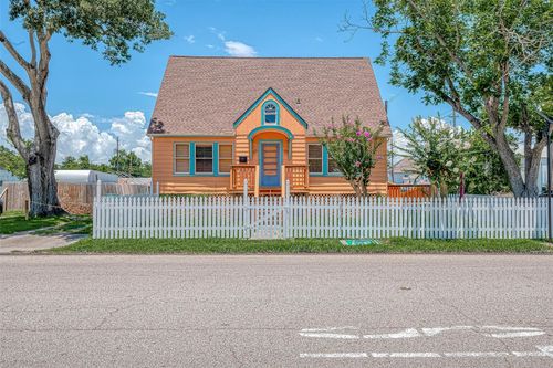 1502 Main St, Seabrook, TX, 77586-3513 | Card Image