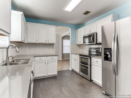 9510 Caspian Frst, San Antonio, TX, 78254-5945 | Card Image