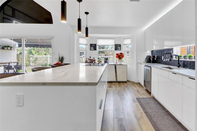 5511 Nw 51 St Ave, House other with 3 bedrooms, 3 bathrooms and null parking in Coconut Creek FL | Image 14