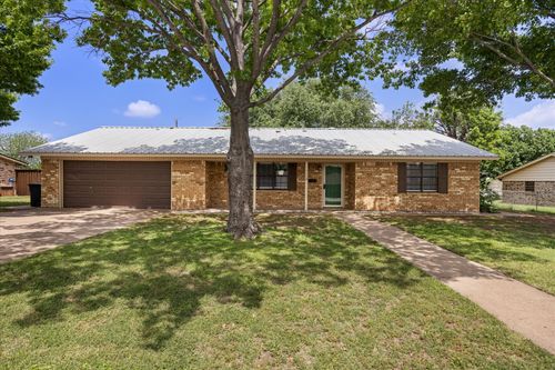 1110 Gifford Dr, Granbury, TX, 76048-2318 | Card Image