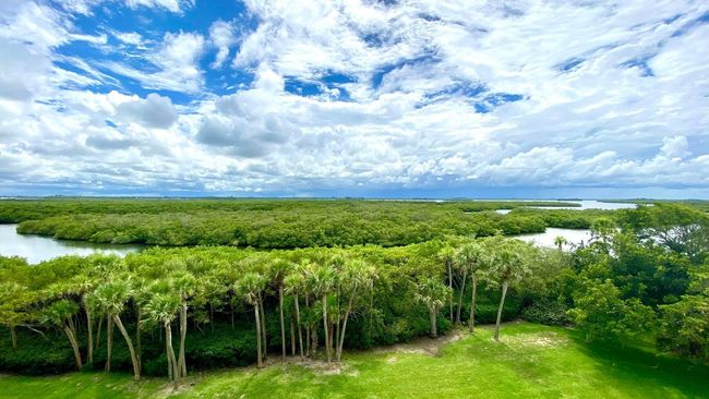 APT-504 - 5059 N Highway A1a, Condo with 2 bedrooms, 2 bathrooms and null parking in Hutchinson Island FL | Image 5