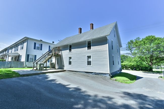 96 Water St, Home with 6 bedrooms, 2 bathrooms and 4 parking in Killingly CT | Image 5