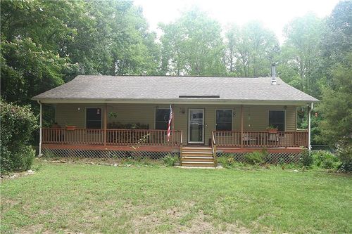 9269 Whispering Pines Trl, Windsor, VA, 23487-8322 | Card Image