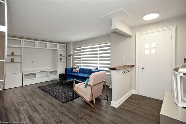 15 First St, House other with 4 bedrooms, 2 bathrooms and 5 parking in Waterdown ON | Image 7