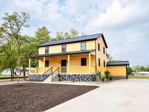 115 E Wolcott St, Wolcottville, IN, 46795-9410 | Card Image