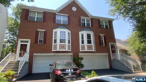 11 Bobolink Ct, Wayne, NJ, 07470-2065 | Card Image