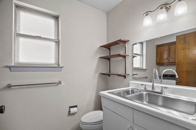 Half bath | Image 11