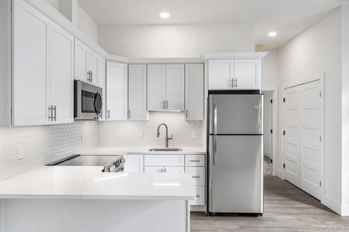 49-1083 Route 9, Fishkill, NY, 12524-2552 | Card Image