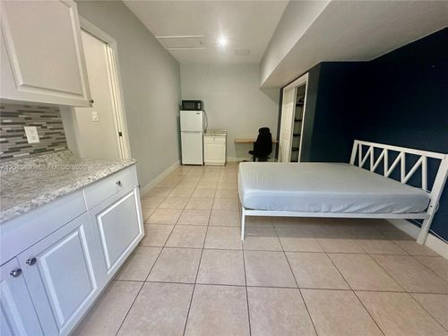 efficiency-16025 Sw 53rd Ter, Miami, FL, 33185 | Card Image