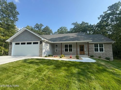 402 Saint George Dr, Crossville, TN, 38558-8002 | Card Image