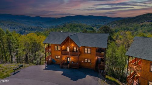 782 Park Vista Way, Gatlinburg, TN, 37738 | Card Image