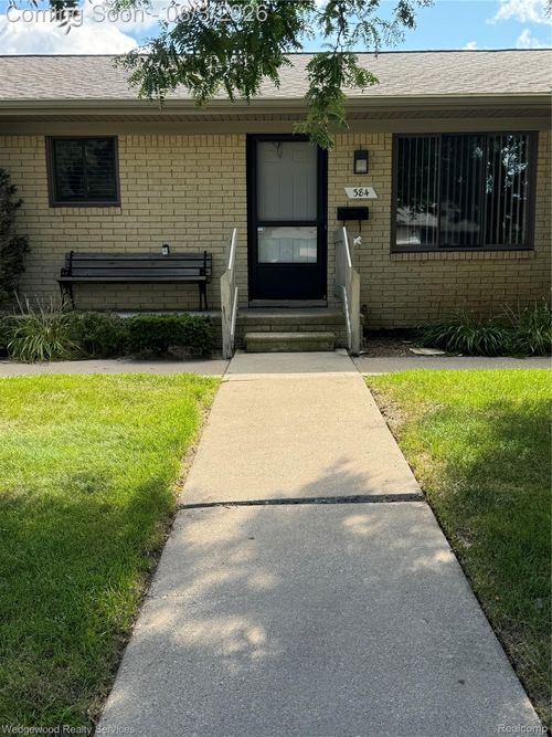 384 Hillcrest Ct, Oxford, MI, 48371-6012 | Card Image