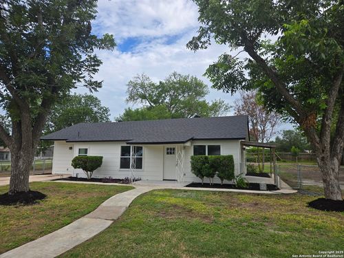222 S Barnett St, Marion, TX, 78124 | Card Image