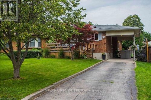 566 Chester St, London, ON, N6C2J9 | Card Image