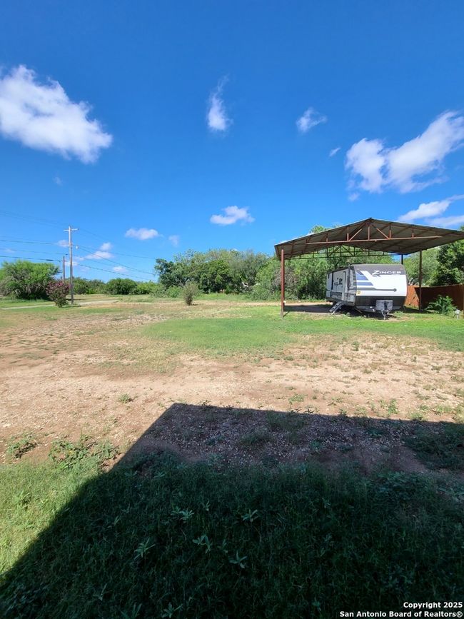 301 Pickford St, House other with 2 bedrooms, 1 bathrooms and null parking in Sabinal TX | Image 6