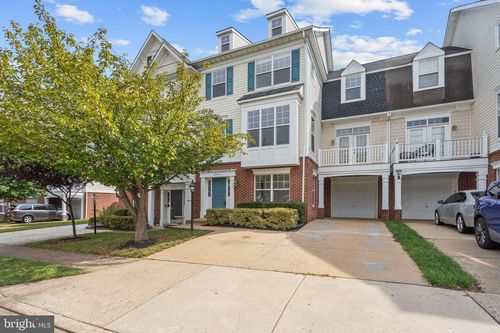 8239 Glade Bank Dr, MANASSAS, VA, 20111-5236 | Card Image