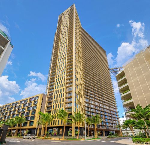 223-987 Queen St, Honolulu, HI, 96814-4117 | Card Image