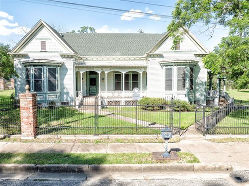 350 N Madison St, La Grange, TX, 78945-2232 | Card Image