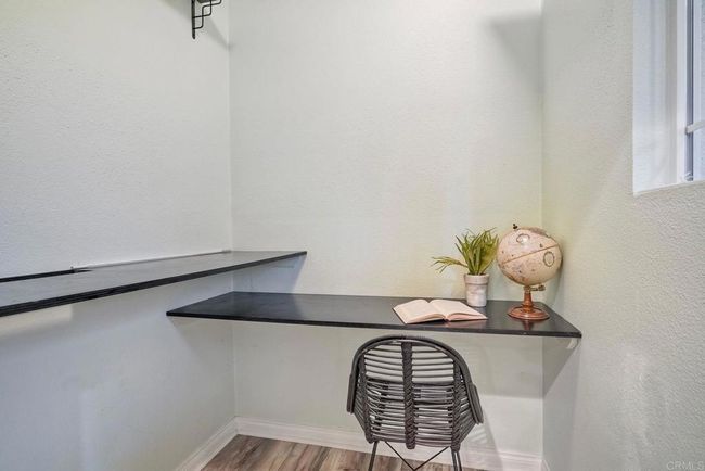 Office/additional den space in upstairs loft | Image 28