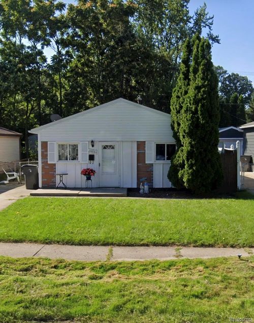 20804 Woodward St, Clinton Township, MI, 48035-3583 | Card Image