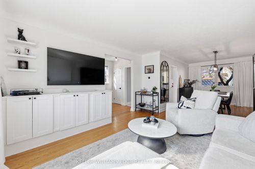 4527 Bennett Rd, Burlington, ON, L7L1Y5 | Card Image