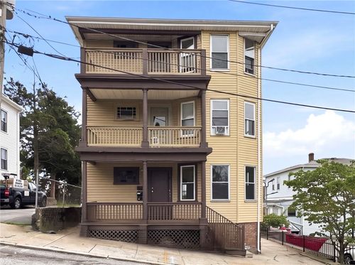 1-5 Peter St, Providence, RI, 02904-2372 | Card Image