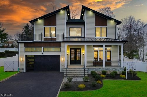11 Country Club Rd, Livingston, NJ, 07039-2504 | Card Image
