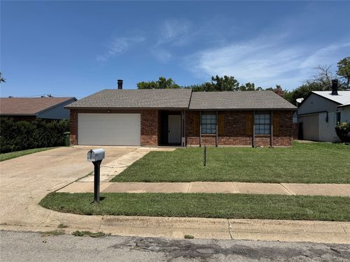 6905 Glendale Dr, North Richland Hills, TX, 76182-4915 | Card Image