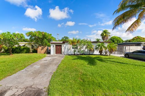 5581 Calico Rd, West Palm Beach, FL, 33415-6351 | Card Image