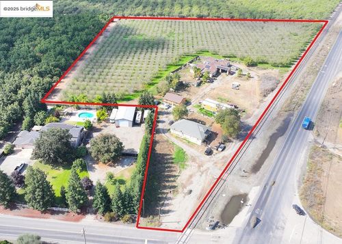 8190 French Camp Rd, Manteca, CA, 95336-9747 | Card Image