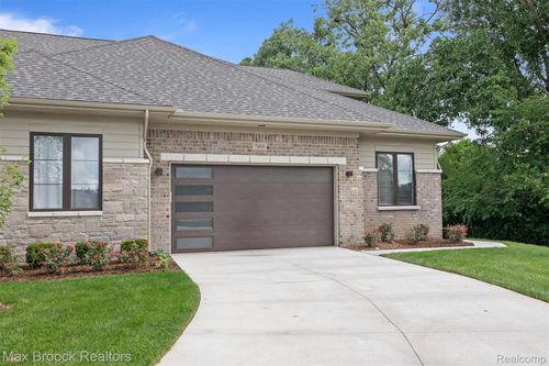 7464 Gramercy Cir, West Bloomfield, MI, 48322-2541 | Card Image